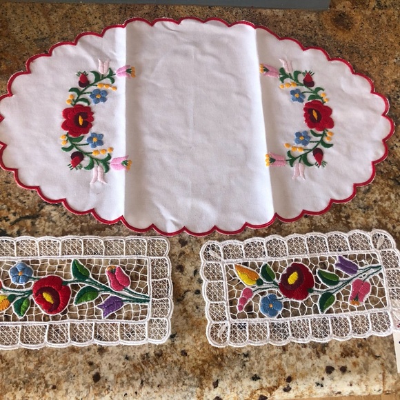 Other - Hungarian Vintage Kalocsa vintage collectible hand embroidered doilies and table